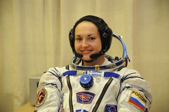 женщина космонавт